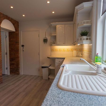 Stunning Rural Apartment - Sleeps 4 - Parking Lichfield Extérieur photo